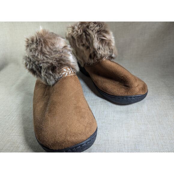 Isotoner Women's Eco-Comfort Memory Foam Faux Fur Hoodback Slipper Soft sz 9 - Picture 3 of 7